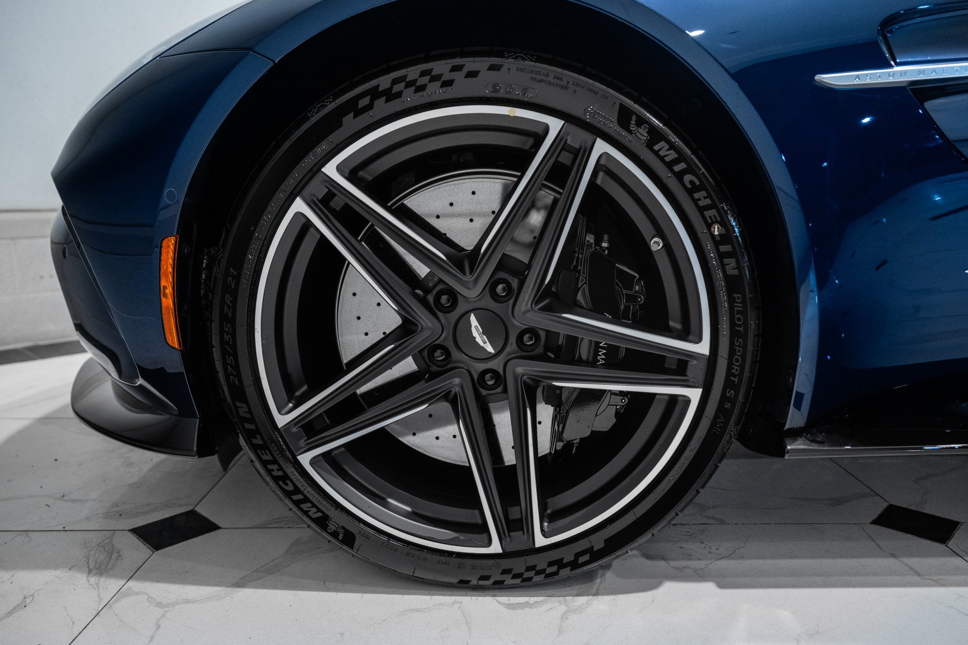 New 2026 Aston Martin V8 Vantage S RWD image 4