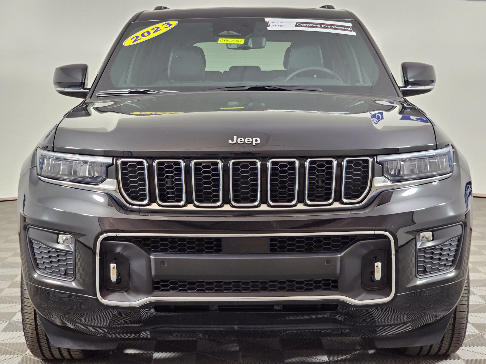 Used 2023 Jeep Grand Cherokee Overland w/ Luxury Tech Group IV AWD/4WD image 45