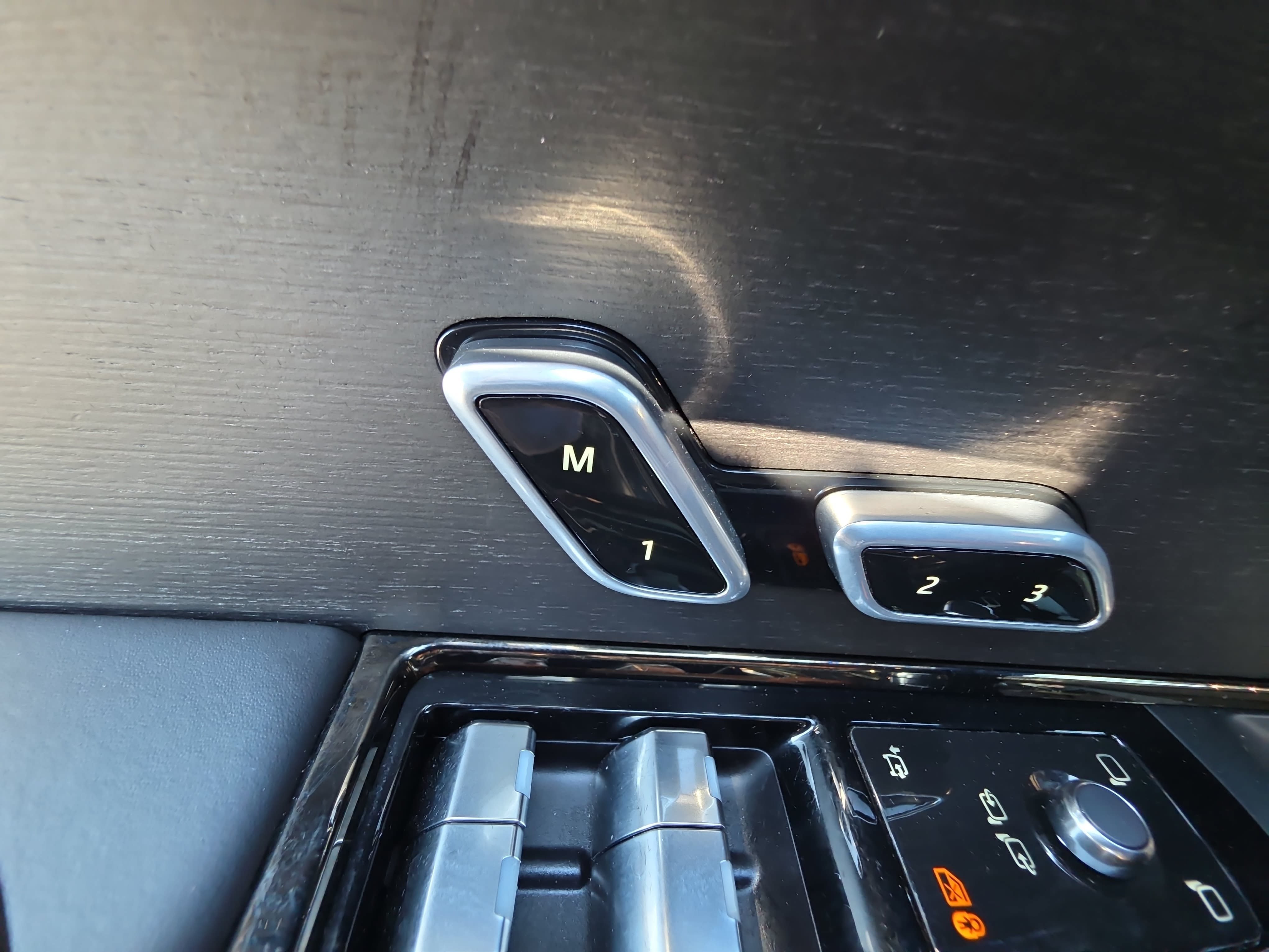 Certified 2025 Land Rover Range Rover Sport SE AWD/4WD image 29