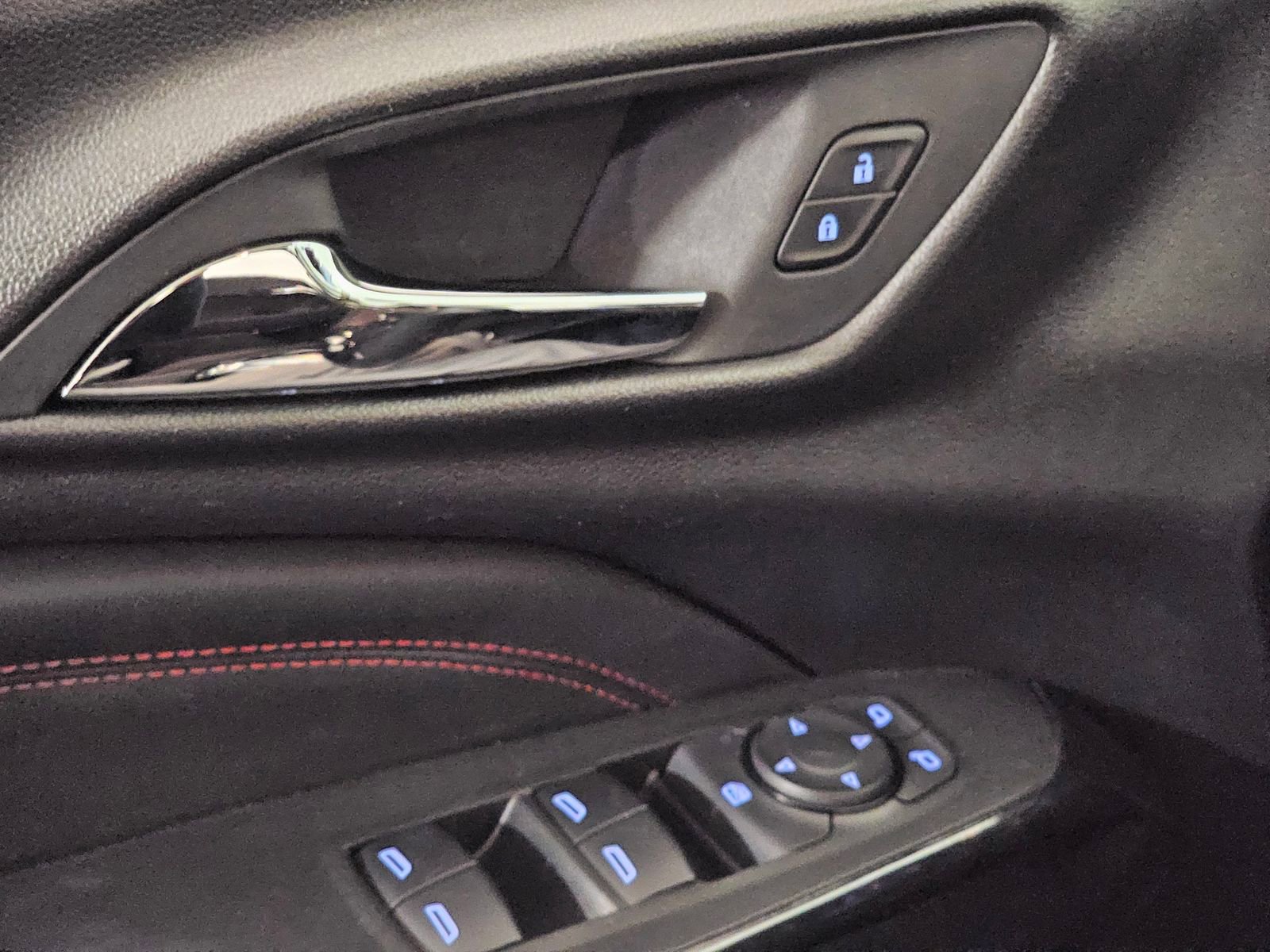 Used 2024 Chevrolet Trax RS w/ Sunroof Package image 28