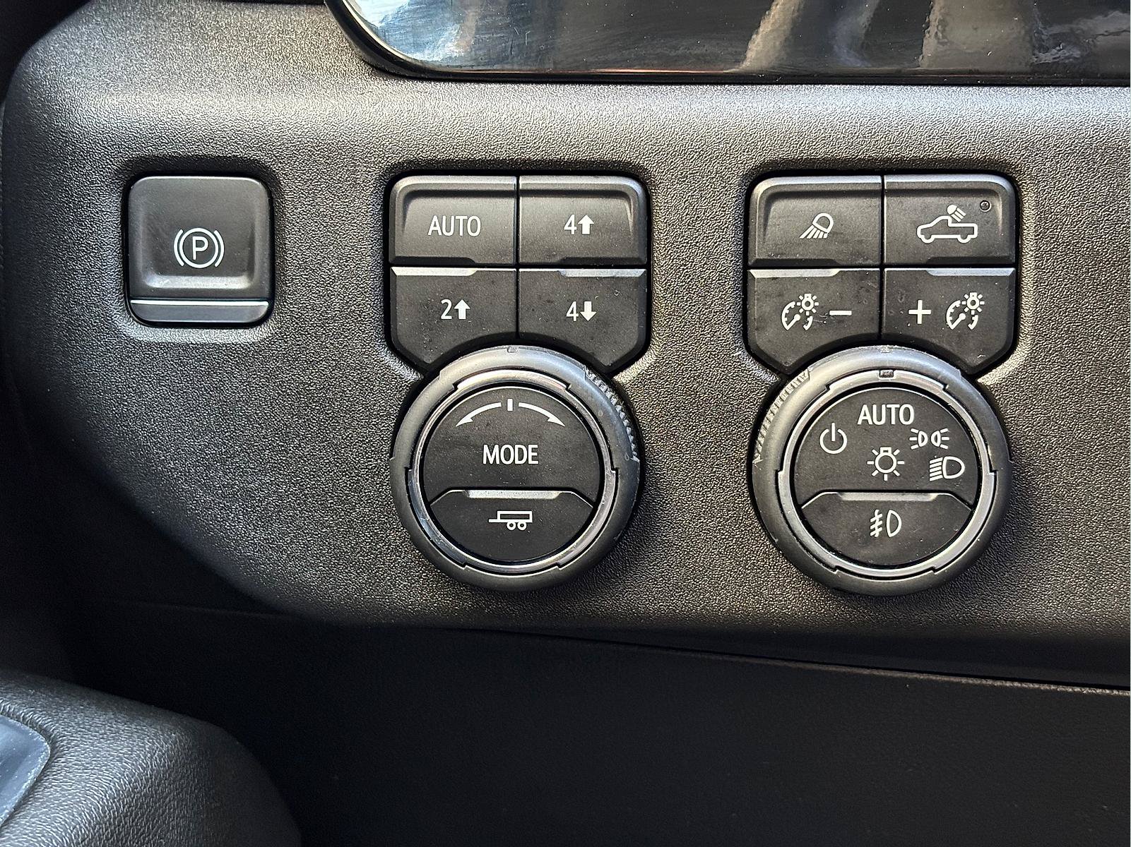 Used 2023 Chevrolet Silverado 1500 LTZ AWD/4WD image 18