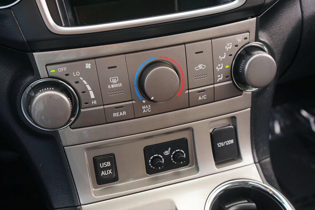 Used 2013 Toyota Highlander SE AWD/4WD image 22