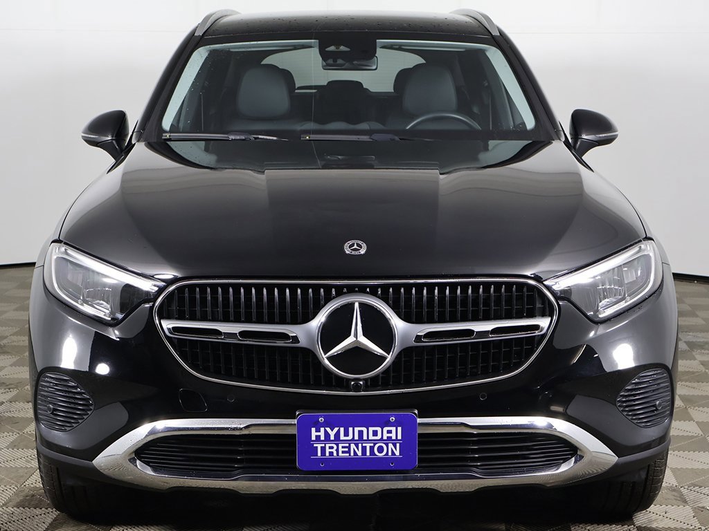 Used 2025 Mercedes-Benz GLC 350e 4MATIC image 11