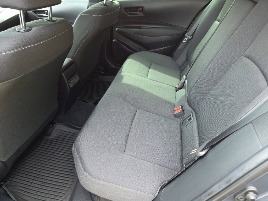 Used 2025 Toyota Corolla LE FWD image 19