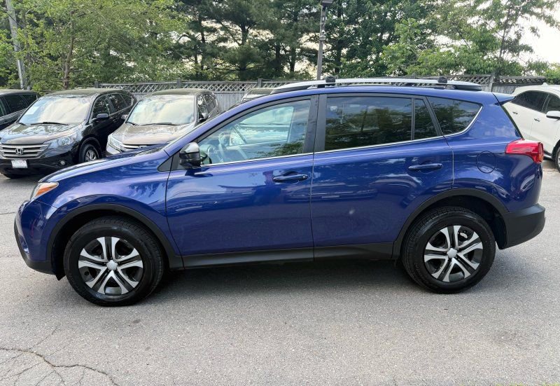 Used 2015 Toyota RAV4 LE AWD/4WD image 4