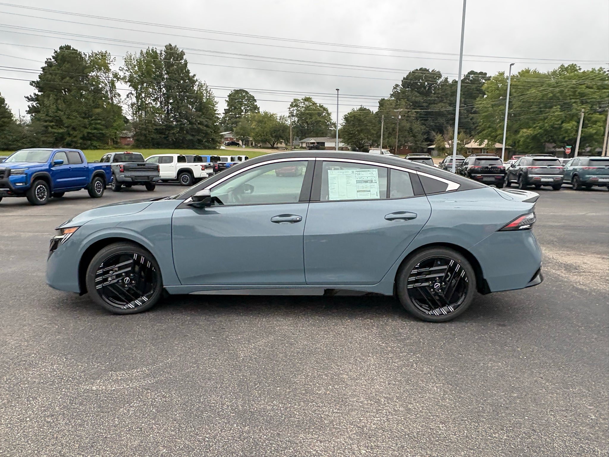 New 2027 Nissan Sentra SR w/ SR Premium Package FWD image 10