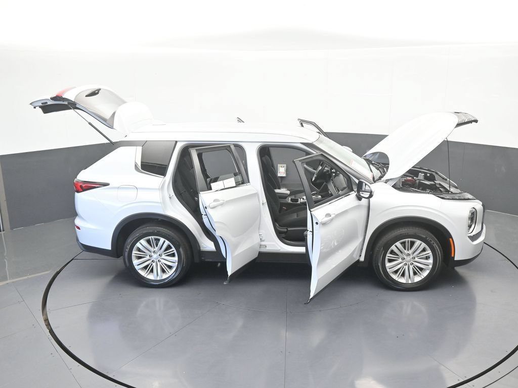 Used 2024 Mitsubishi Outlander ES FWD image 72
