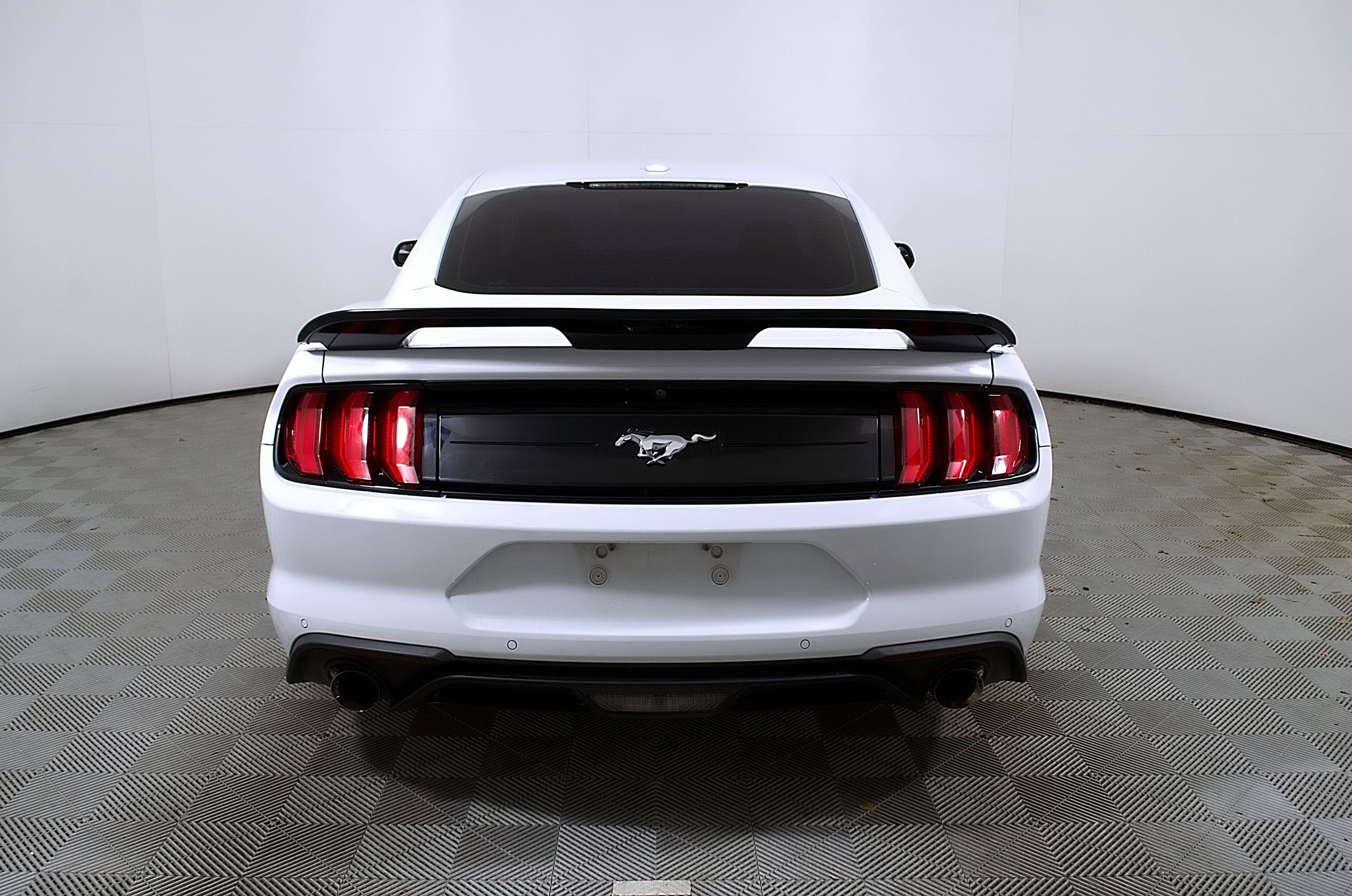Used 2019 Ford Mustang Premium RWD image 8