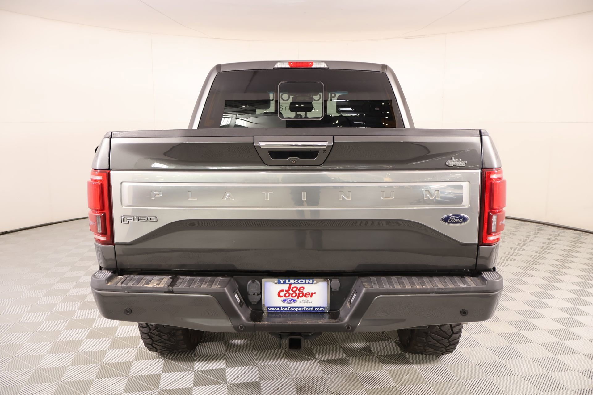 Used 2015 Ford F150 Platinum w/ Equipment Group 701A Luxury AWD/4WD image 25