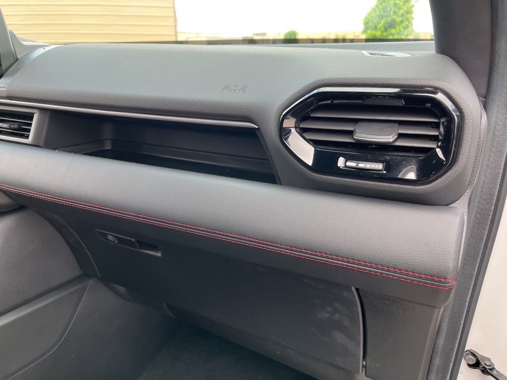 Used 2025 Honda Pilot Black Edition image 32