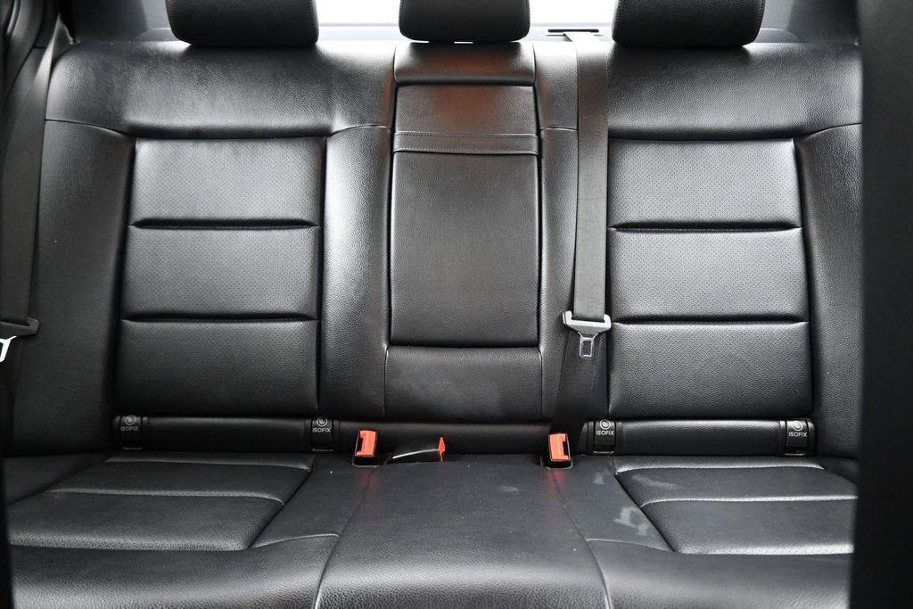 Used 2012 Mercedes-Benz E 350 4MATIC Sedan image 26