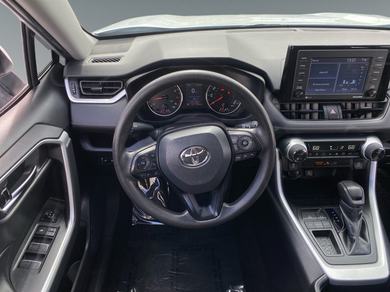Used 2022 Toyota RAV4 XLE FWD image 12