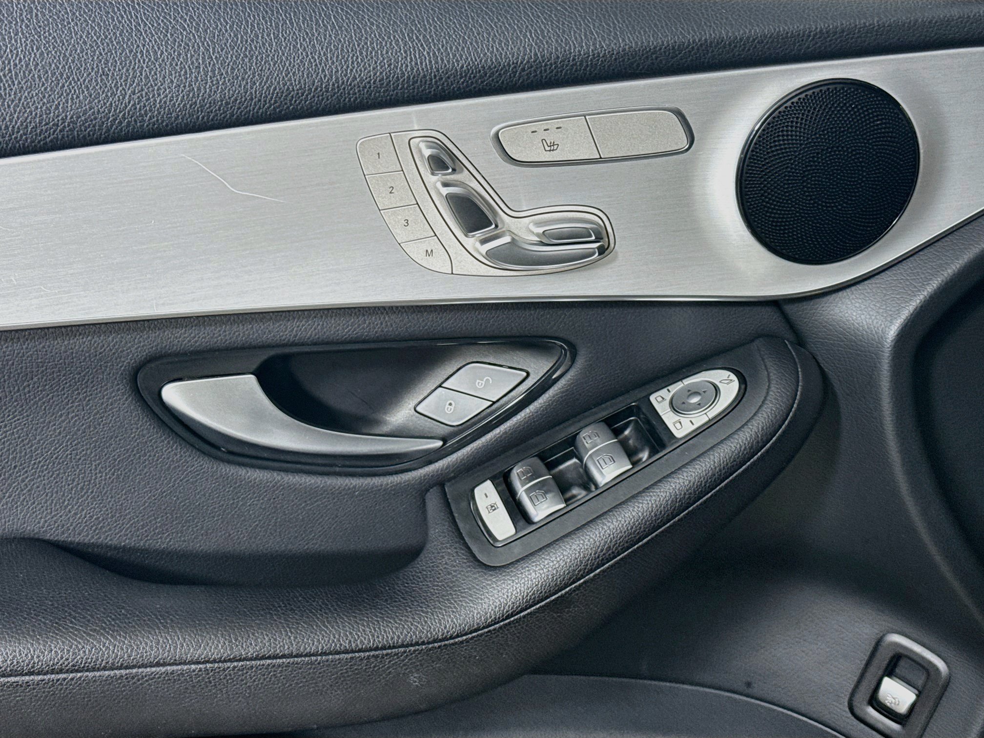 Used 2022 Mercedes-Benz GLC 300 4MATIC image 24