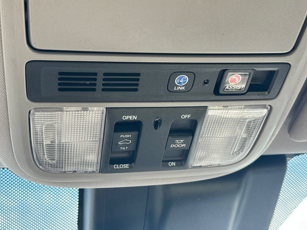 Used 2018 Honda Odyssey Elite image 37