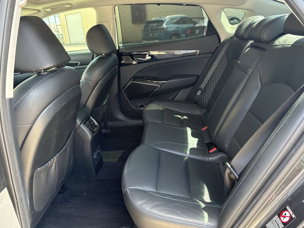 Used 2018 Kia Cadenza Limited FWD image 25