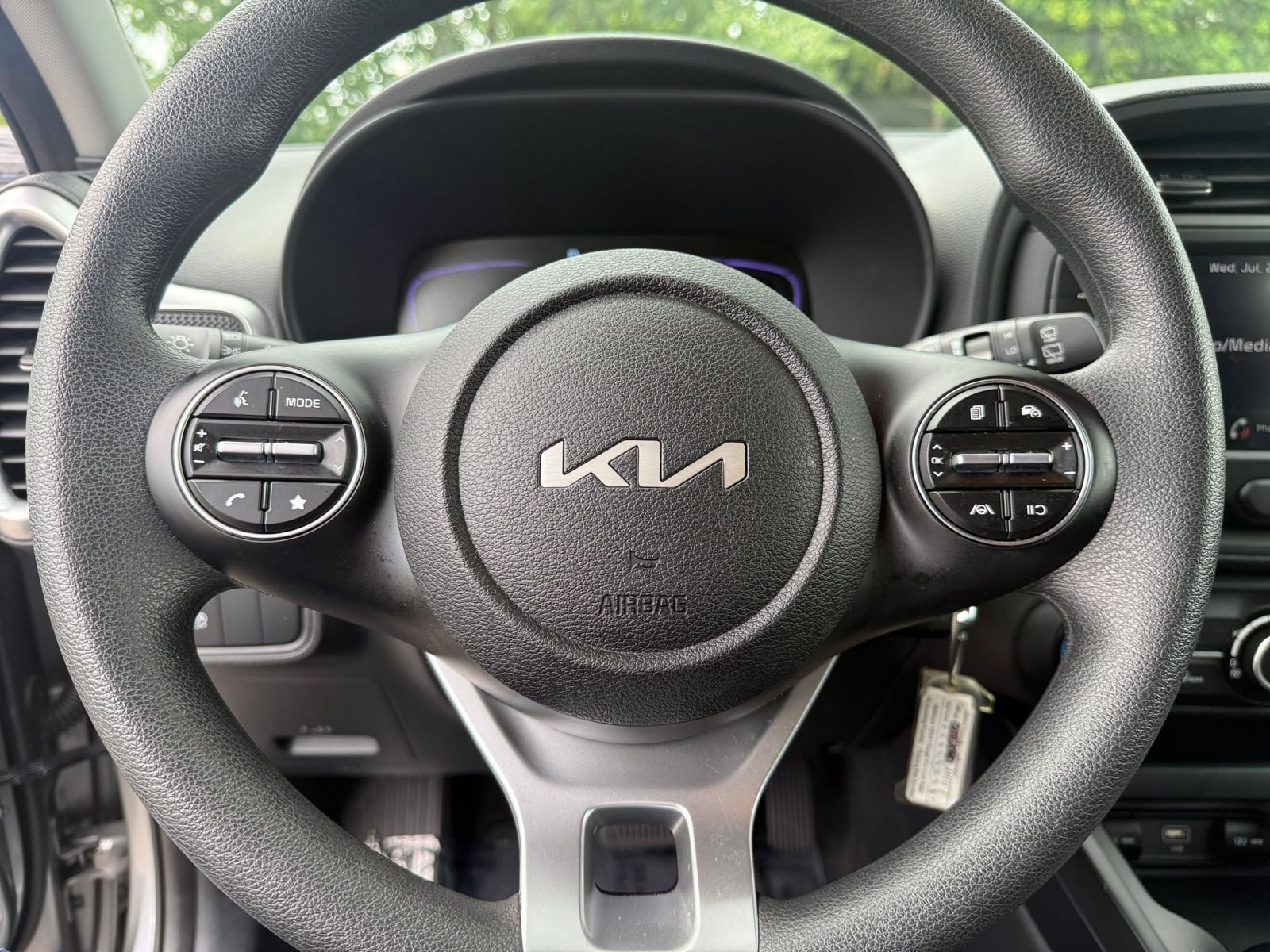 Used 2025 Kia Soul LX w/ LX Technology Package FWD image 25