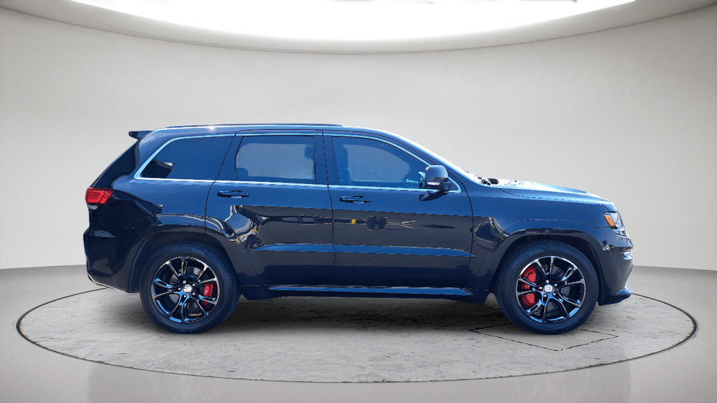 Used 2015 Jeep Grand Cherokee SRT w/ Luxury Group II AWD/4WD image 2