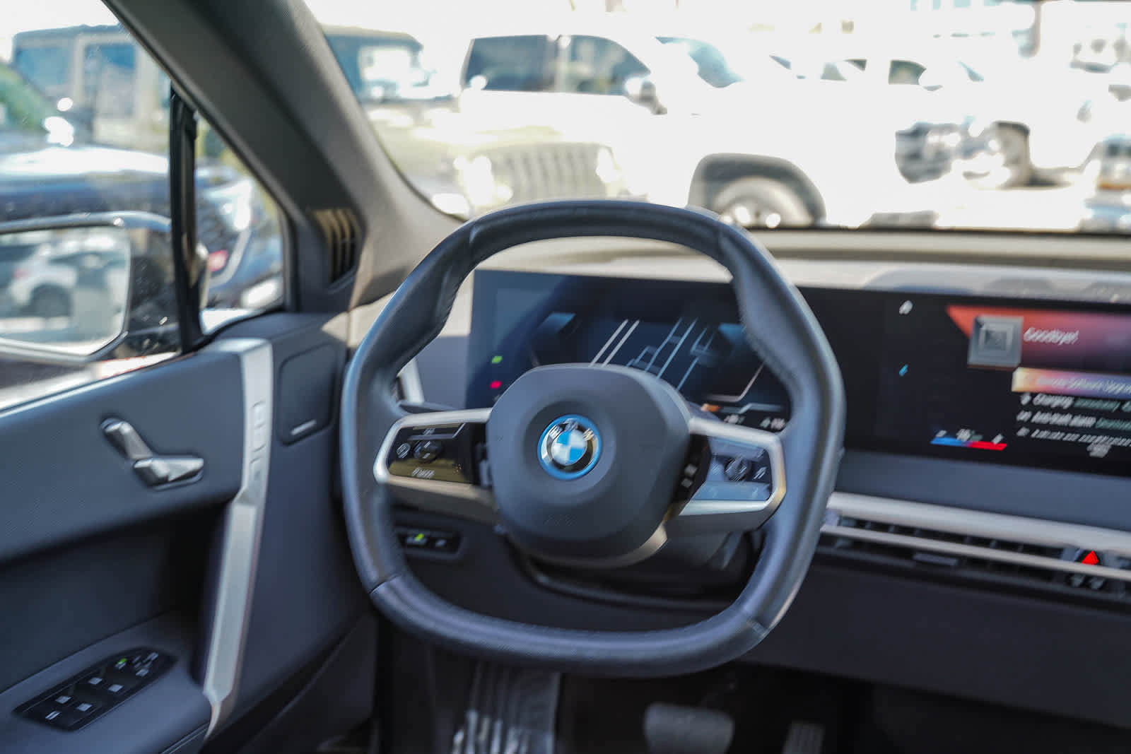 Used 2023 BMW iX xDrive50 w/ Sport Package image 15