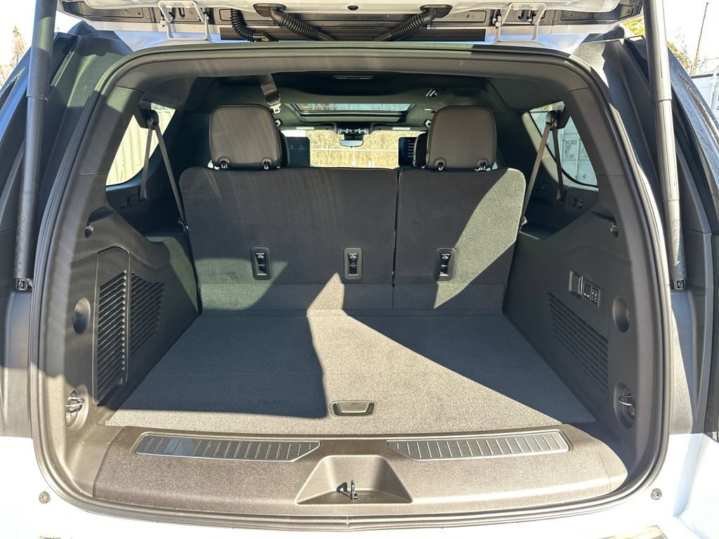 New 2026 Chevrolet Suburban Premier AWD/4WD image 29