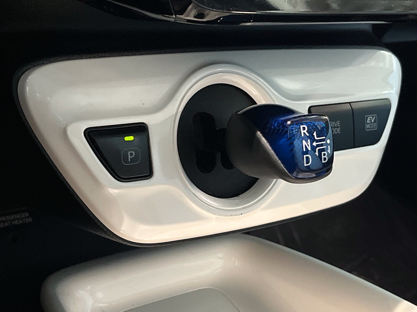 Used 2018 Toyota Prius Four Touring w/ Premium Convenience Package FWD image 23