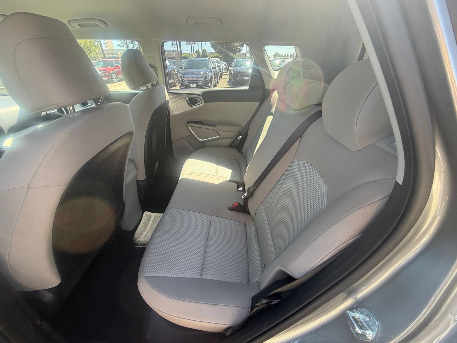Used 2025 Kia Soul LX w/ LX Technology Package FWD image 21