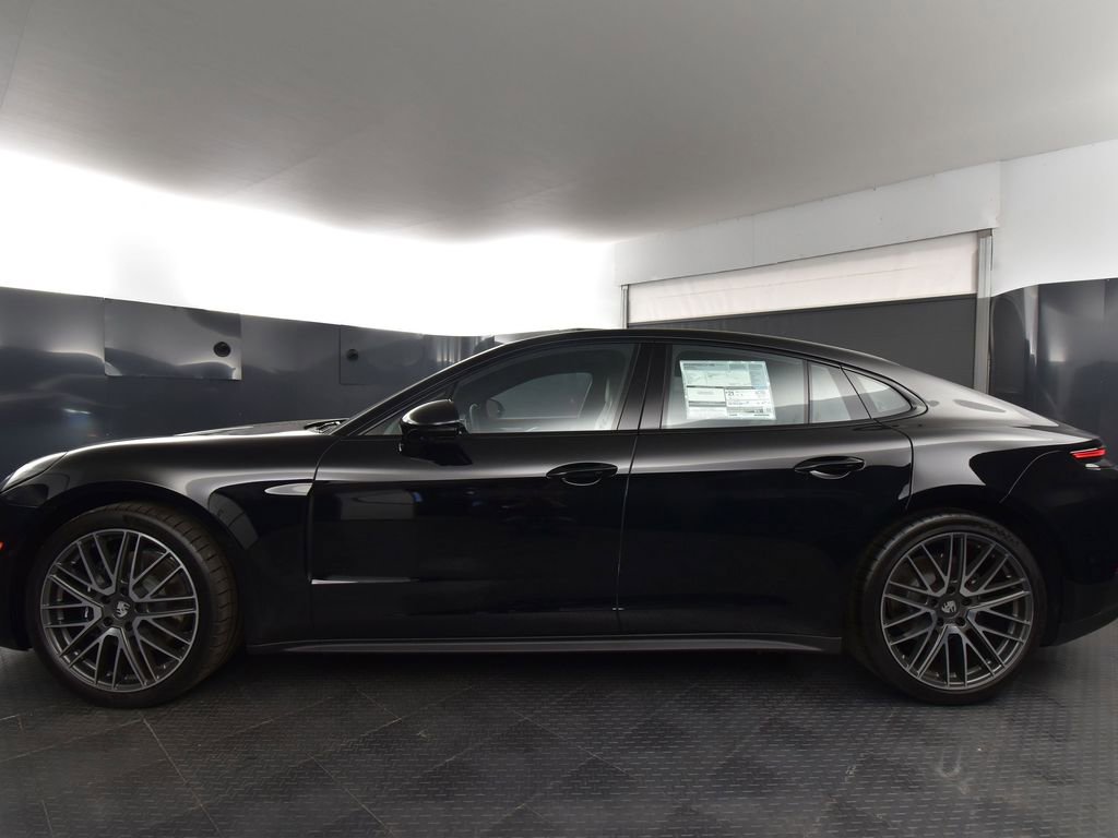 Used 2025 Porsche Panamera 4 image 2