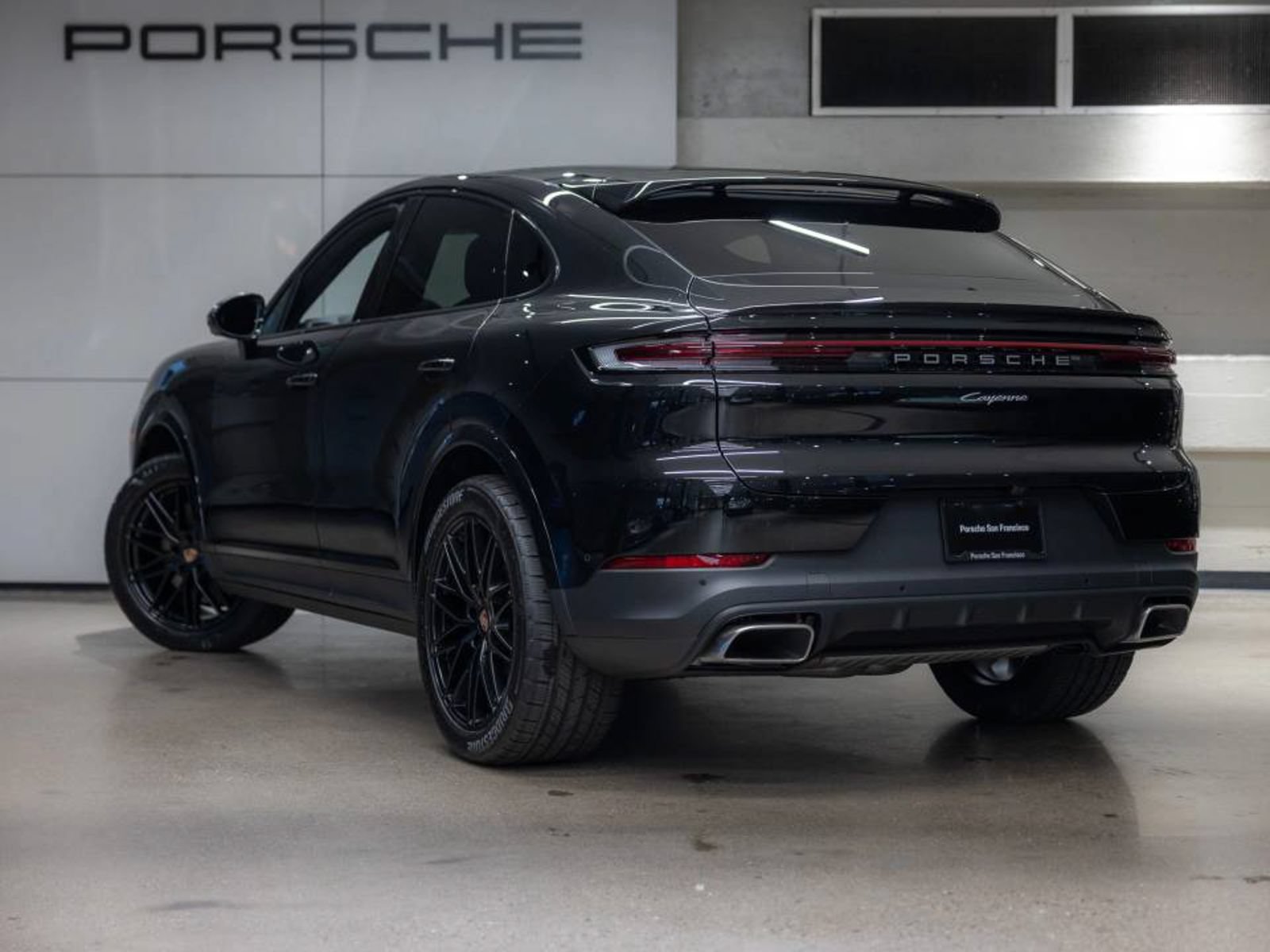 Certified 2026 Porsche Cayenne Coupe AWD/4WD image 3