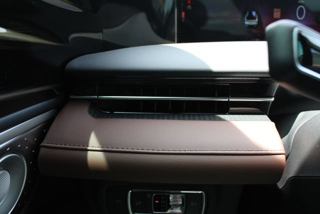 New 2026 Lincoln Nautilus Reserve AWD/4WD image 57