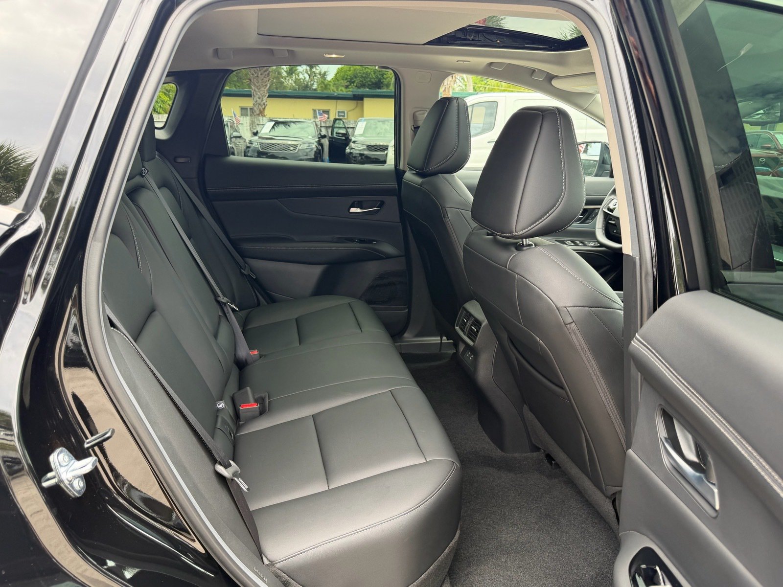 Certified 2025 Nissan Murano SL w/ Cargo Package AWD/4WD image 16