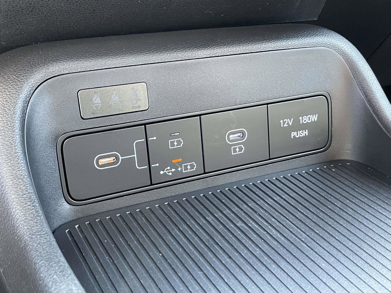 Certified 2025 Hyundai Kona SEL image 17