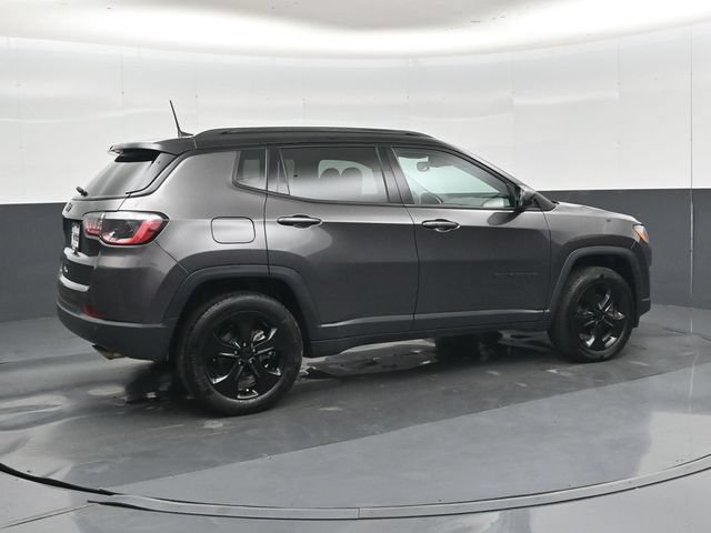 Used 2020 Jeep Compass Latitude AWD/4WD image 3
