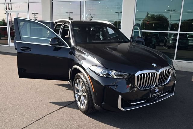 Used 2024 BMW X5 xDrive40i w/ Premium Package AWD/4WD image 31