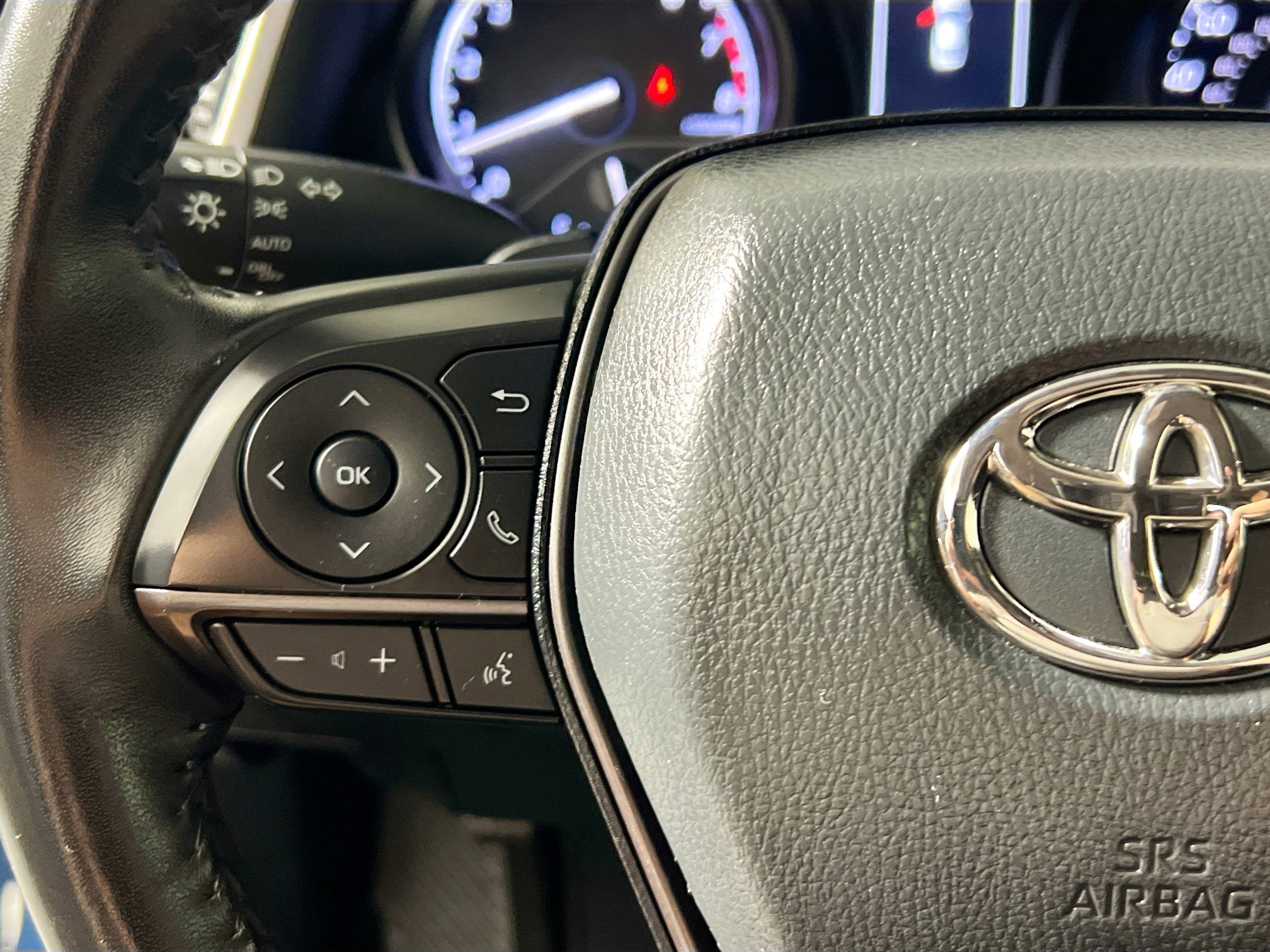 Used 2023 Toyota Camry SE FWD image 18