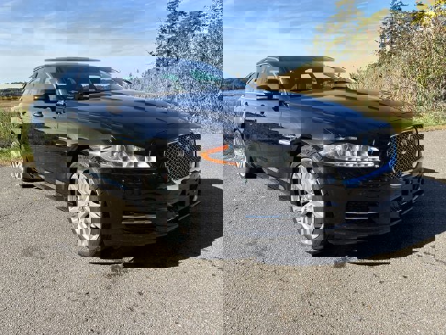 Used 2013 Jaguar XJ Base image 2