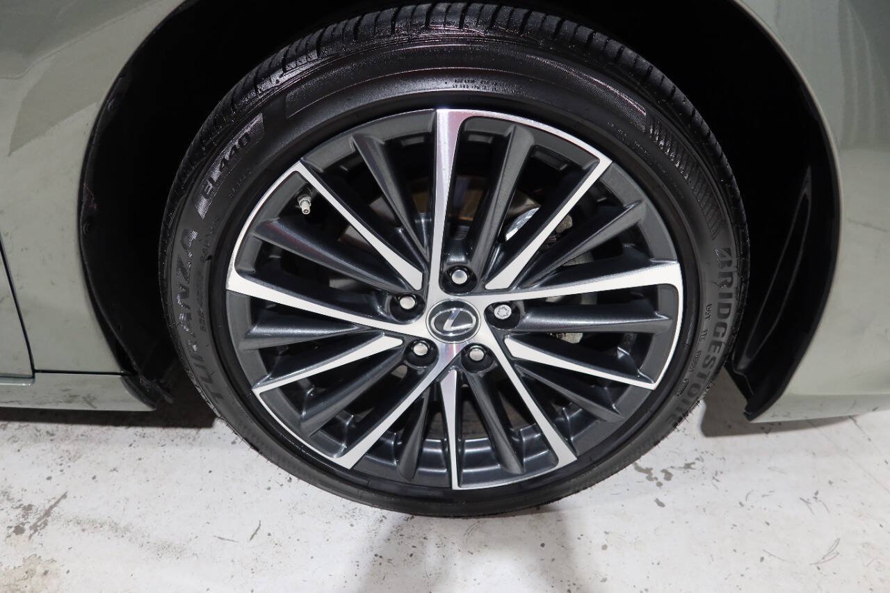 Used 2025 Lexus ES 300h w/ Premium Package FWD image 39
