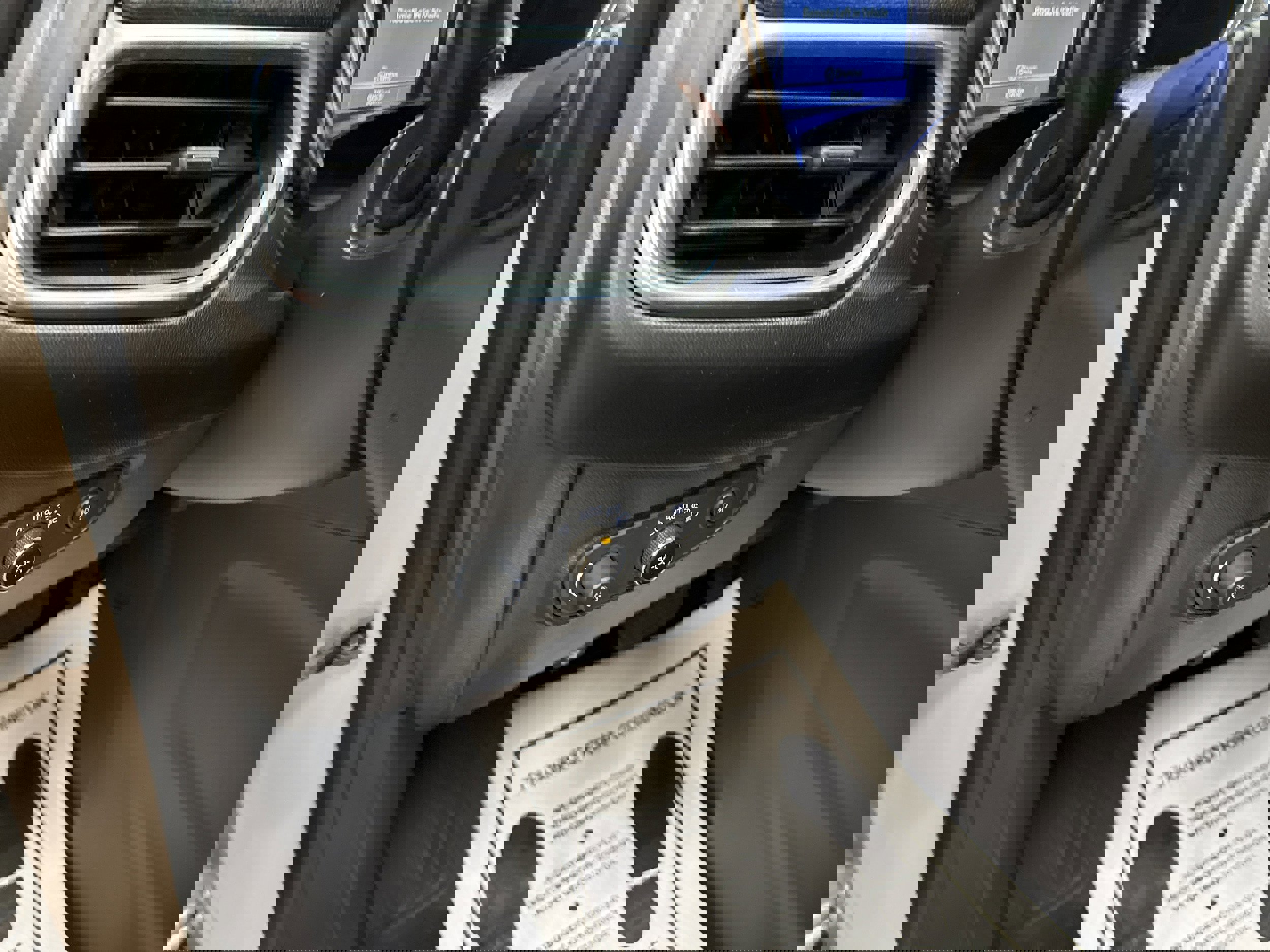 Used 2020 Chevrolet Equinox Premier image 41