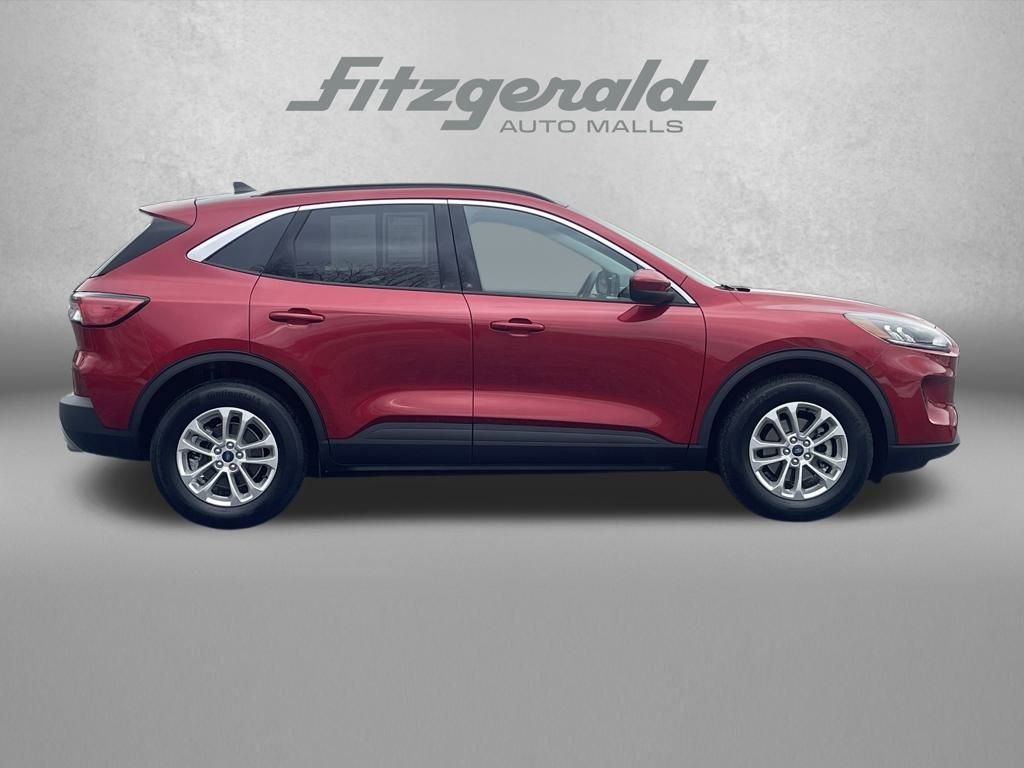Used 2021 Ford Escape SE image 3