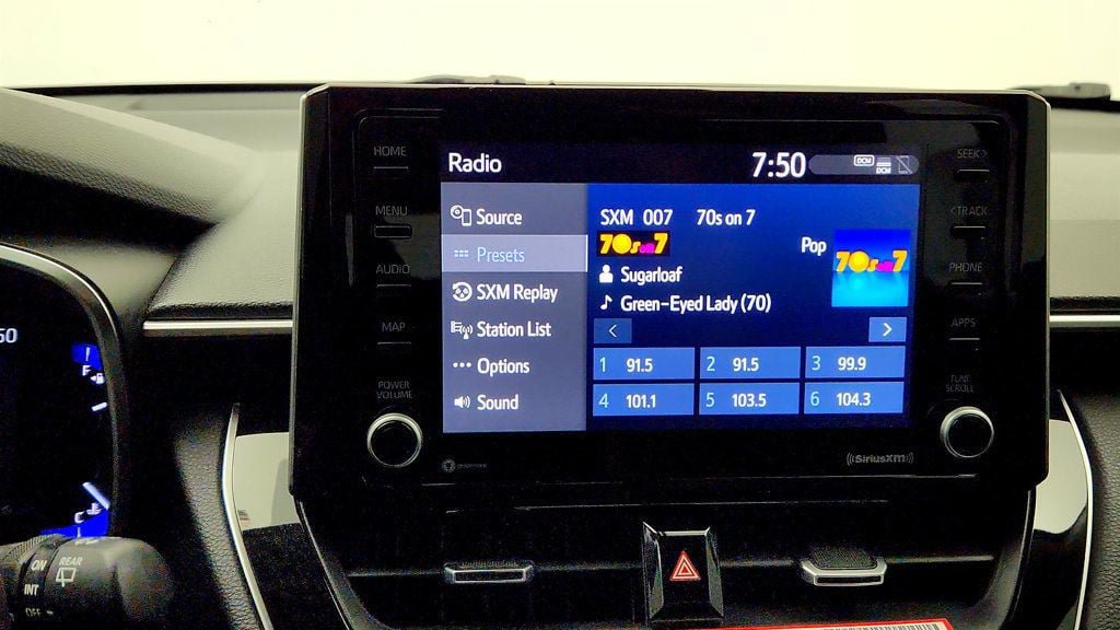 Used 2022 Toyota Corolla Cross XLE w/ Convenience Package FWD image 18