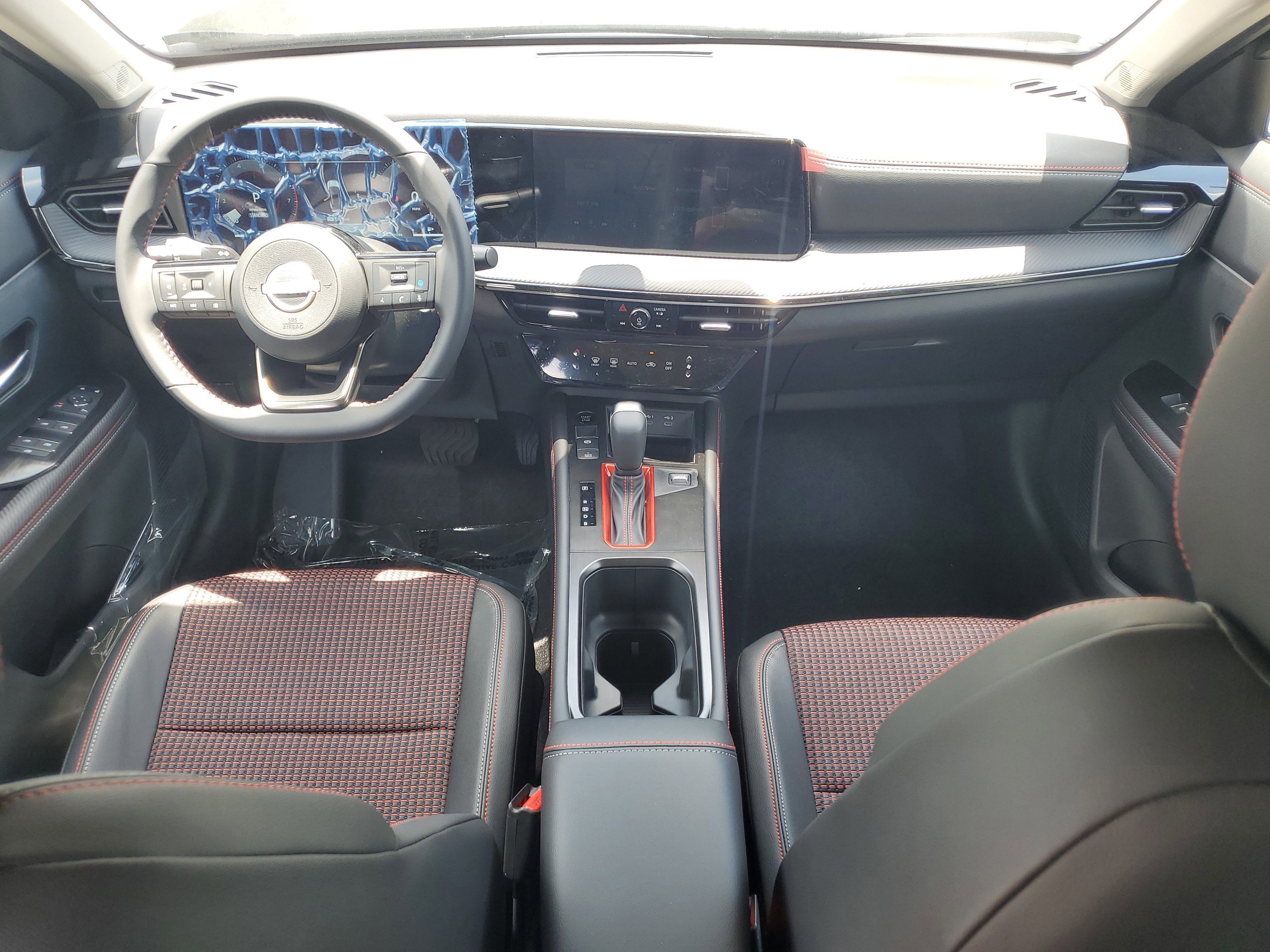 New 2025 Nissan Kicks SR image 9