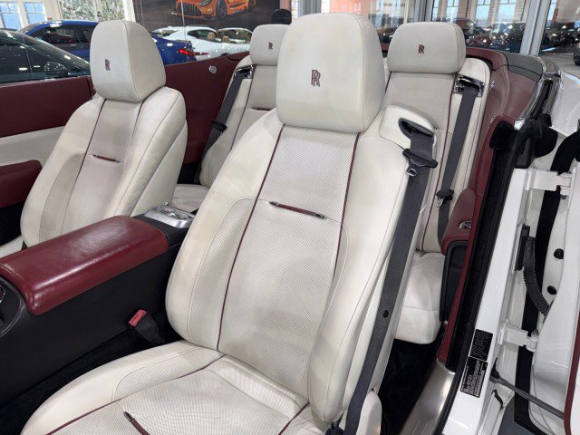 Used 2017 Rolls-Royce Dawn image 57