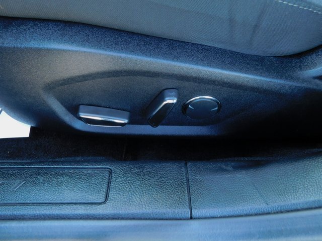 Used 2020 Ford Fusion SE image 23