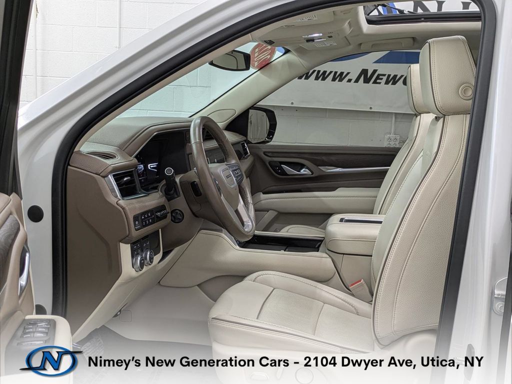Used 2022 GMC Yukon XL Denali AWD/4WD image 3
