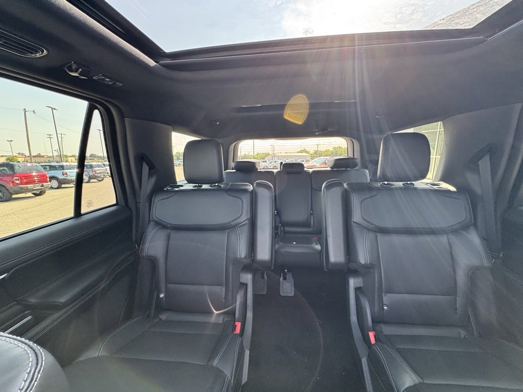 New 2025 Ford Expedition Platinum image 24
