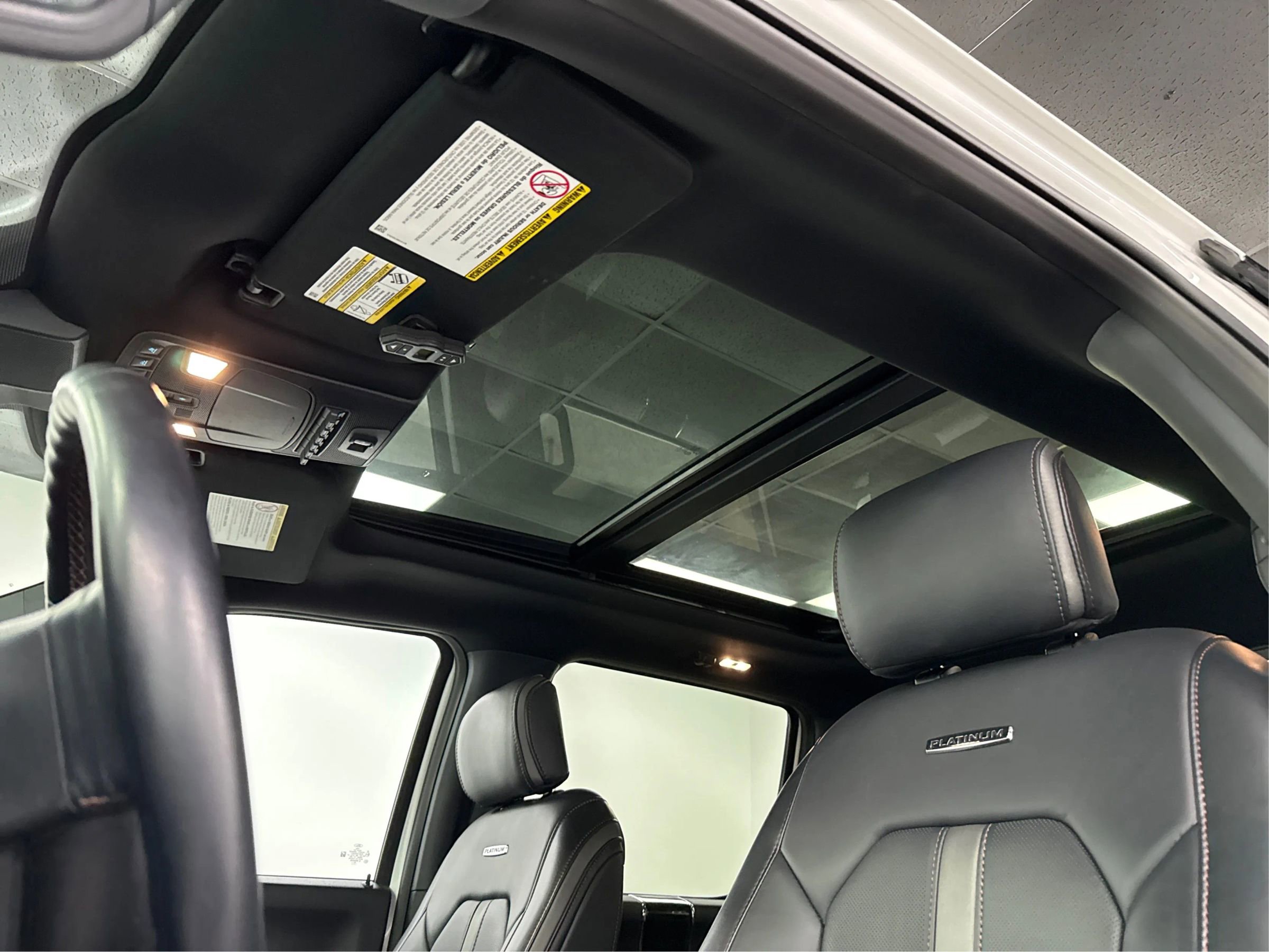 Used 2022 Ford F450 Platinum w/ FX4 Off-Road Package image 23