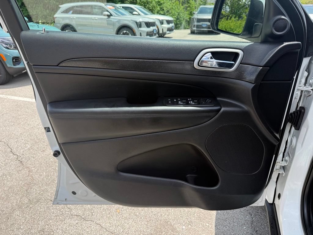 Used 2018 Jeep Grand Cherokee Laredo RWD image 7
