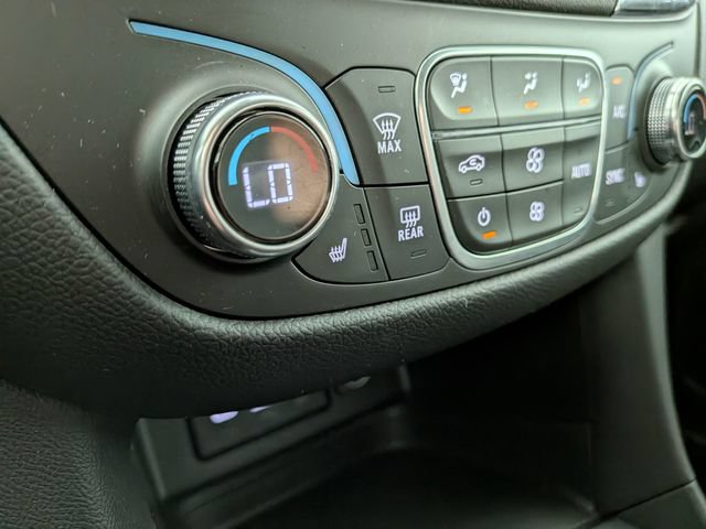 Used 2024 Chevrolet Equinox LT w/ LPO, Floor Liner Package FWD image 9