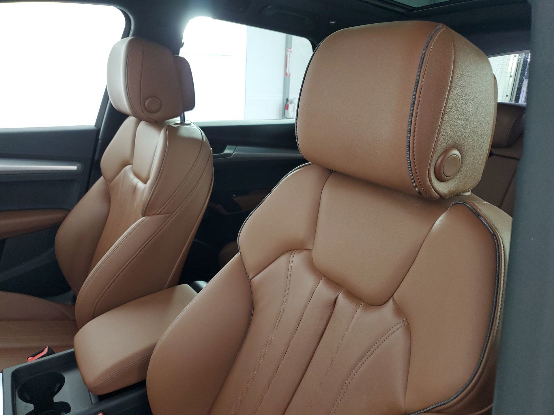 Certified 2025 Audi Q5 2.0T Premium w/ Convenience Plus Package image 26