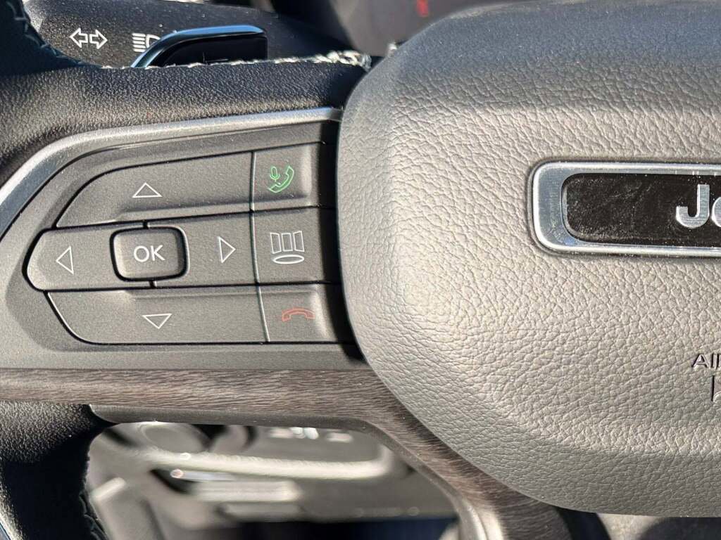 New 2026 Jeep Grand Cherokee Altitude image 38