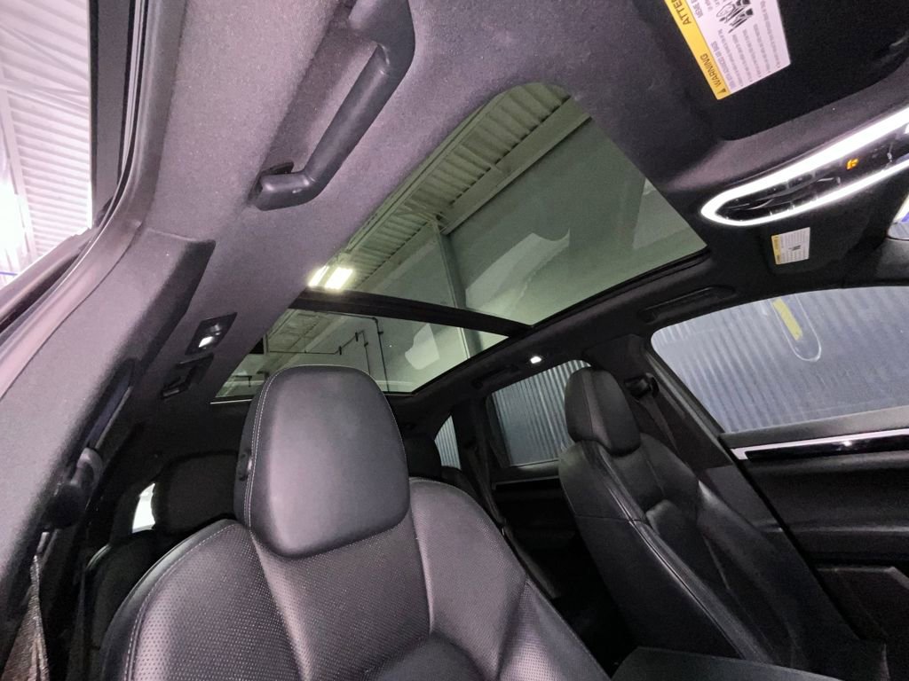Used 2016 Porsche Cayenne image 17