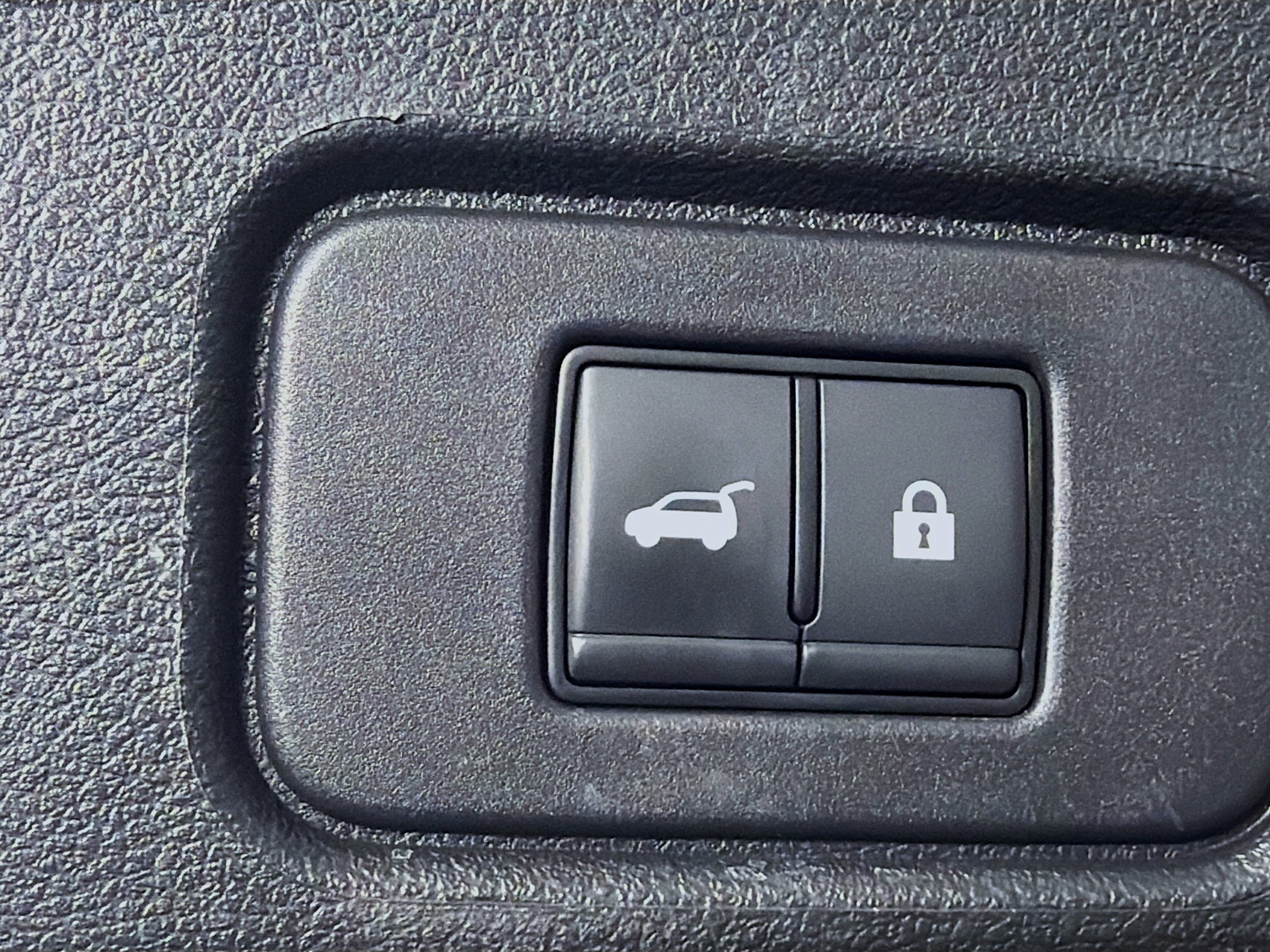 Used 2023 Nissan Pathfinder SL w/ Lighting Package (N92) FWD image 30